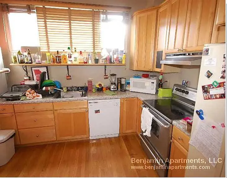 3 bed, $3,900 — Photo 2