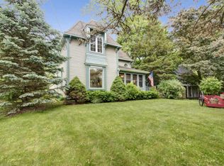 300 Merton Ave, Hartland, WI 53029