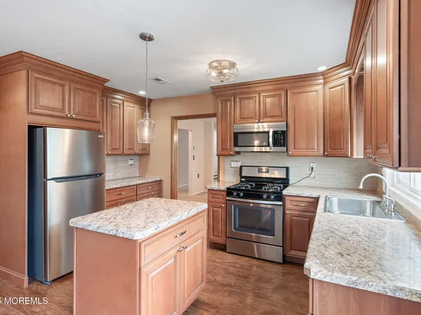 31 Twyford Lane, Manchester, NJ 08759