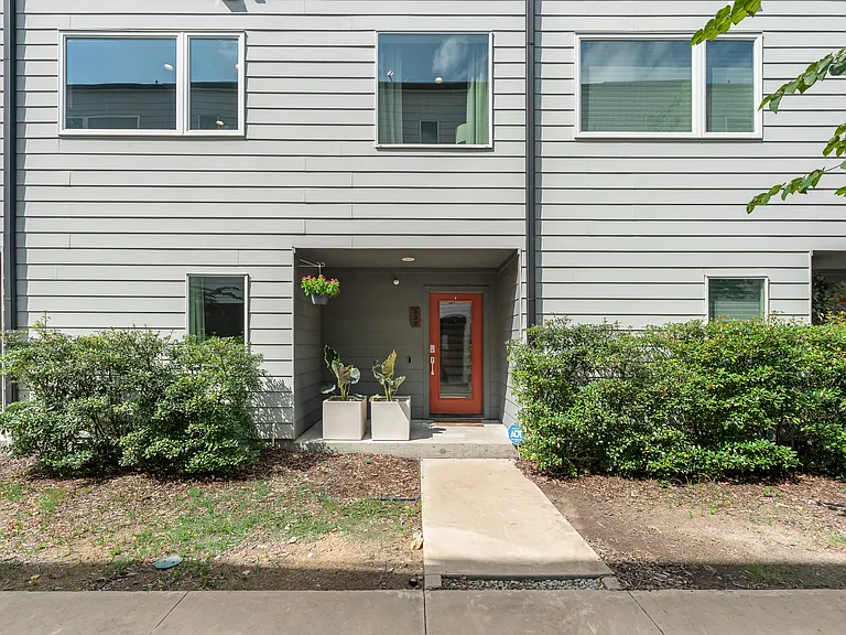 4705 Bryan St #302 — Photo 1