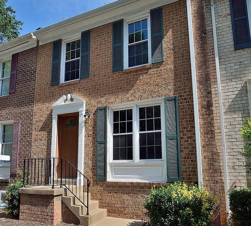 Low maintenance front yard