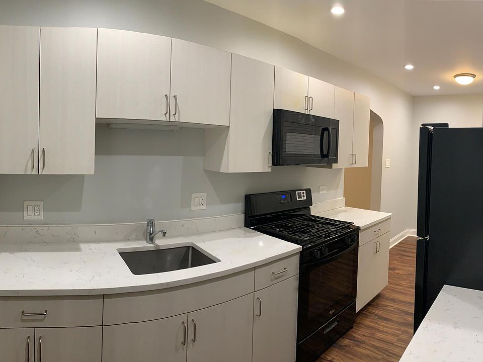 2nd image of 10633 S Hale Ave APT 2E