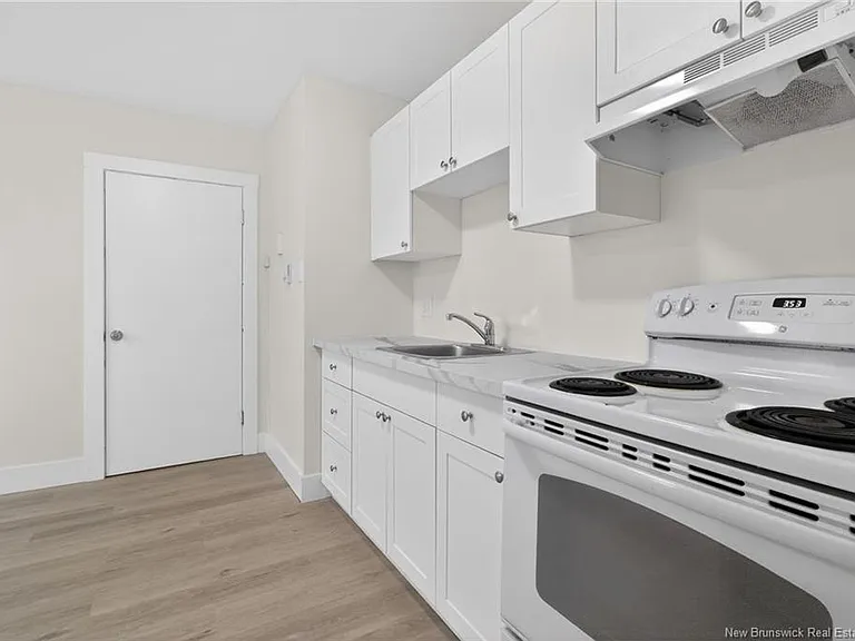 235 Reade St #4 — Photo 20