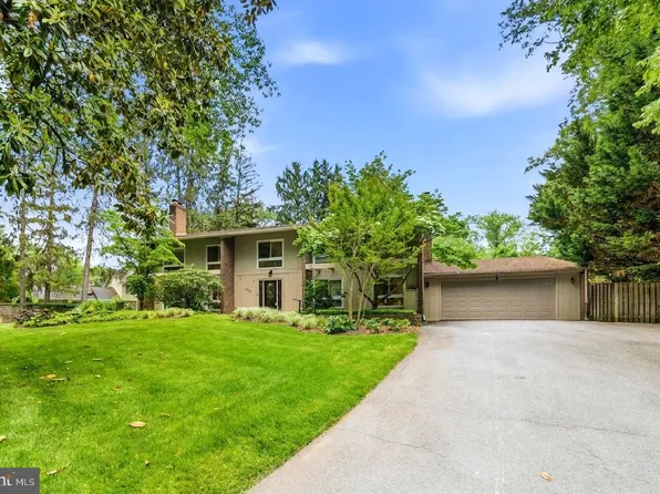 8566 Brickyard Rd, Potomac, MD 20854