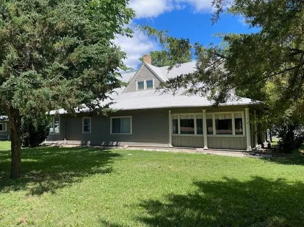 508 Stockwell St, Pukwana, SD 57370