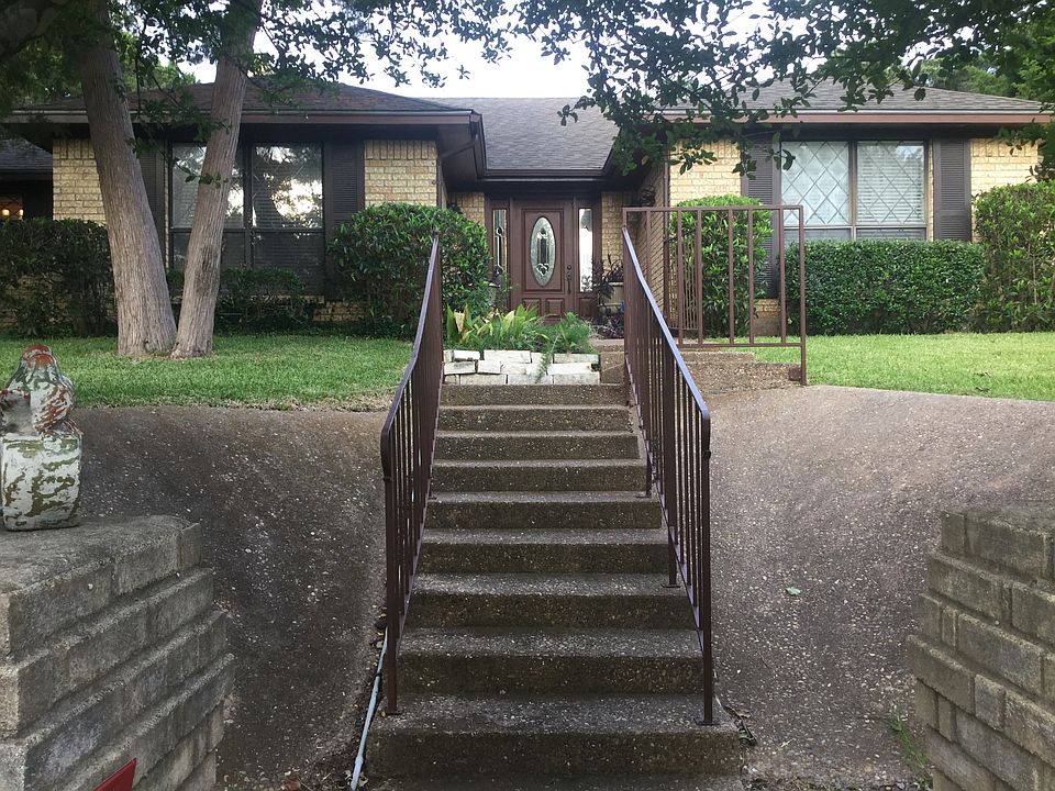 1st image of 200 Woodfall Dr