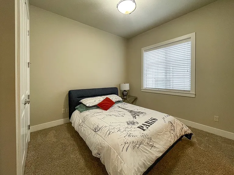 307 E Grove Creek Ln — Photo 46
