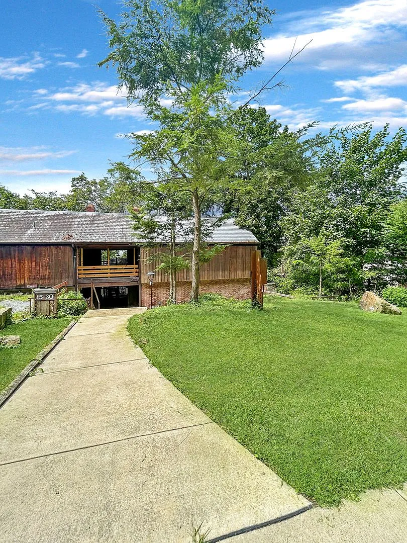 1530 Barr Ave - Crafton — Photo 2