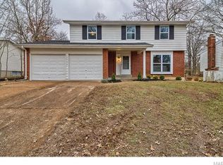 1124 Villaview Dr, Ballwin, MO