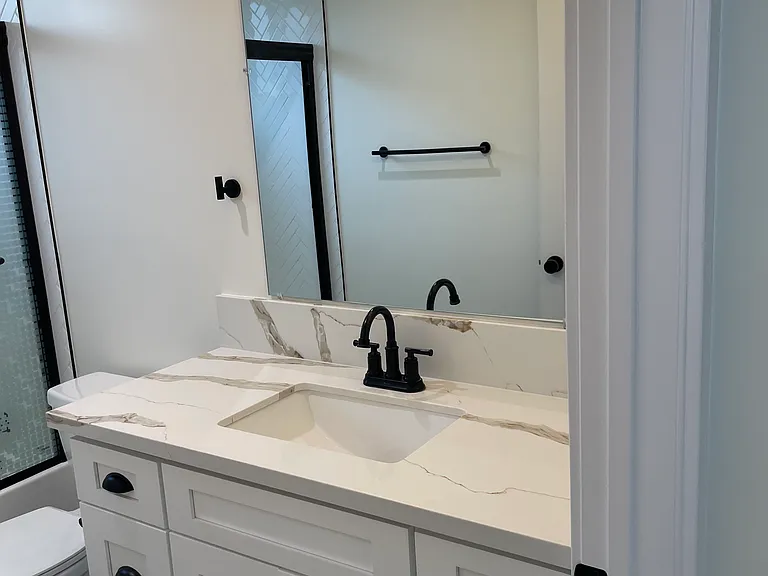 1960 S Sherbourne Dr #3 — Photo 17