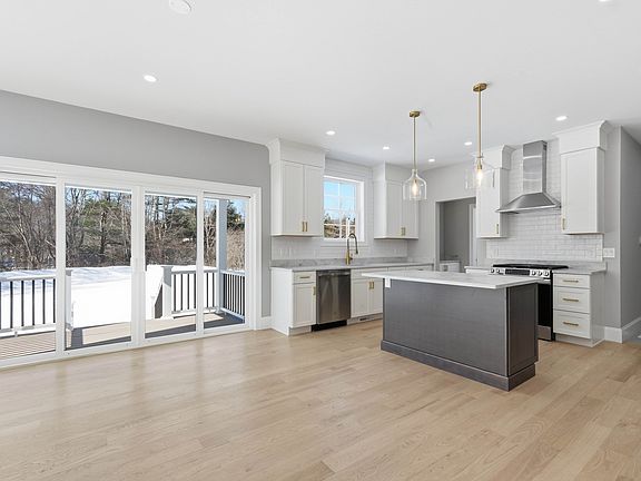 4th image of 66 Parish Rd #4R