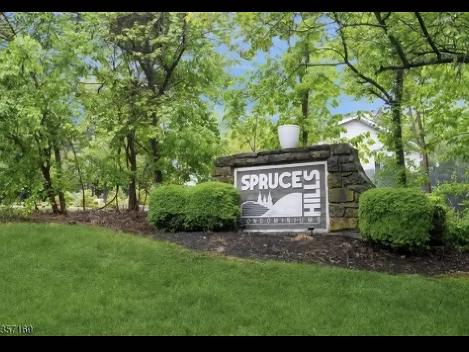 2012 Spruce Hills Dr #2012