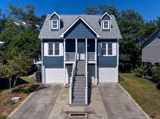 922 Salt Pl, Murrells Inlet, SC 29576