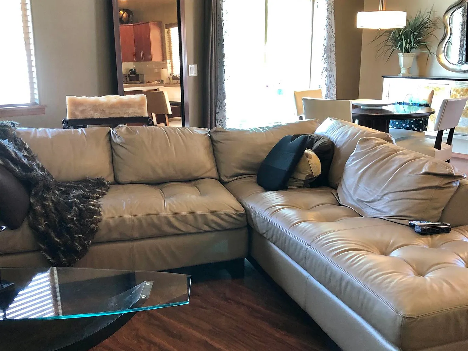 3 bed, 3.0 bath, 1704 sqft, $2,400 — Photo 4