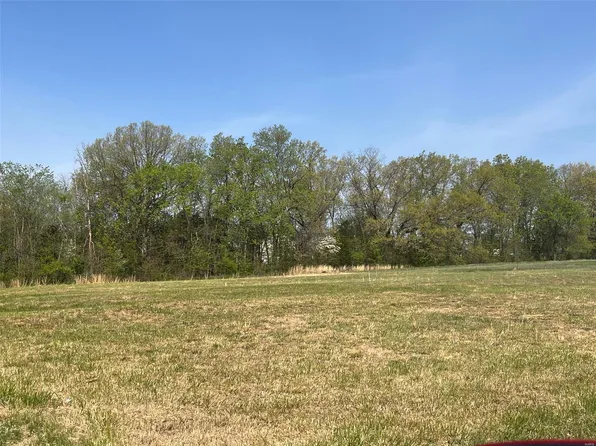 21053 W Deer Ridge Dr, Warrenton, MO 63383