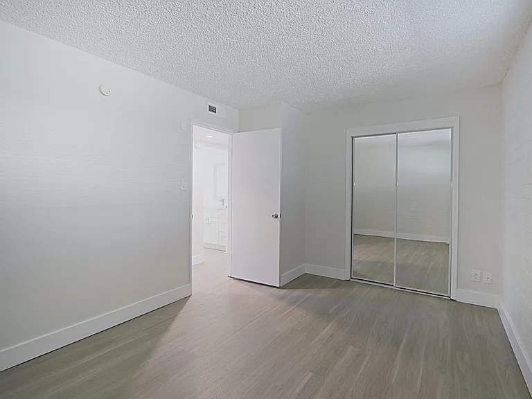 Pierson Place Apartments — Photo 9