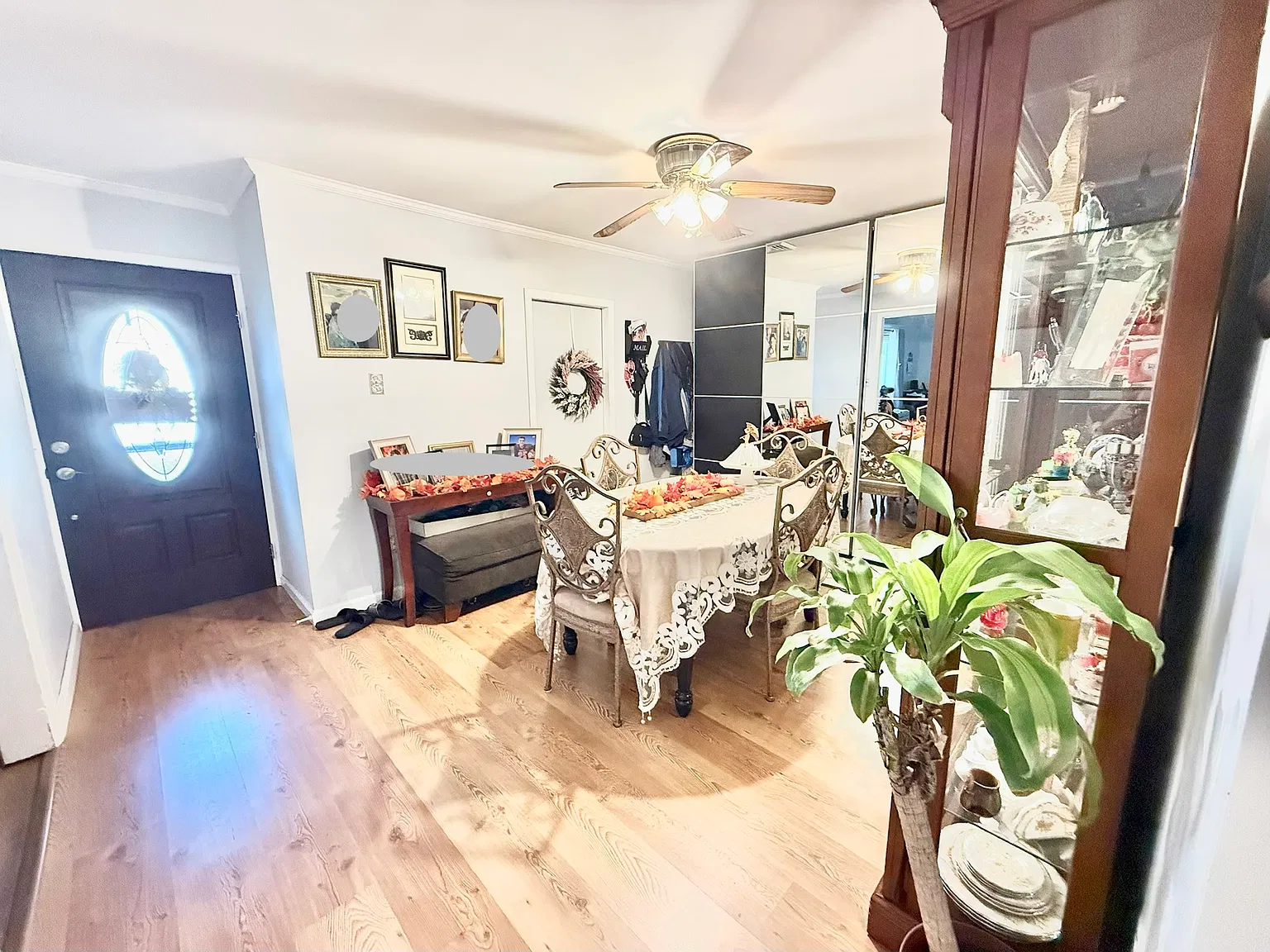 3 bed, 1287 sqft, $3,400 — Photo 2