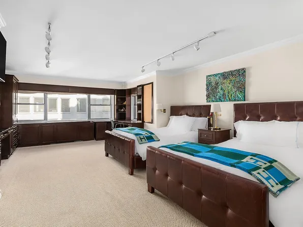 27 East 65th Street image 8 of 15