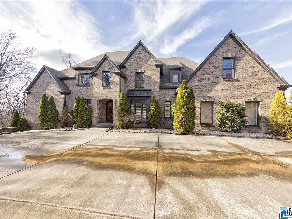 1st image of 1647 Woodridge Pl