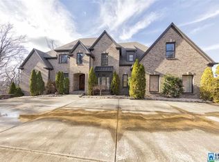 1647 Woodridge Pl, Vestavia, AL 35216