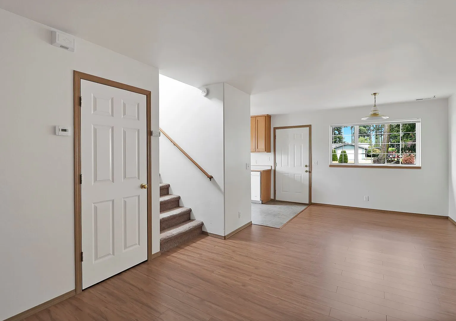 3 Bed 2.5 Bath - Excellent Condition - Landscaping Included - NAS Whidbey — Photo 2