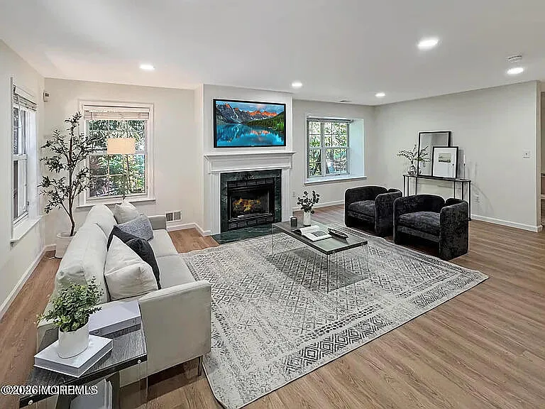 577 Windflower Ct — Photo 1