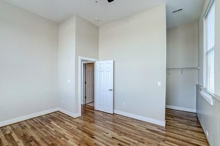 2nd image of 10 W Leigh St #5