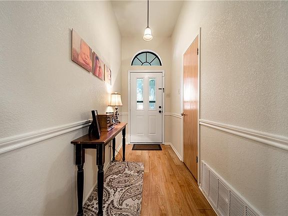2nd image of 305 Confederate Dr