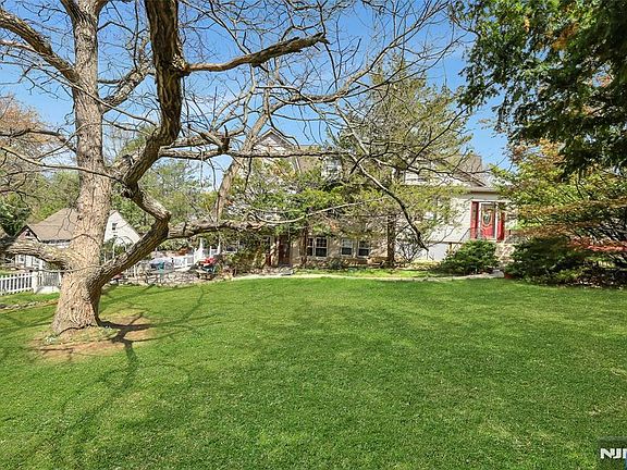 3rd image of 2 Webb Ct