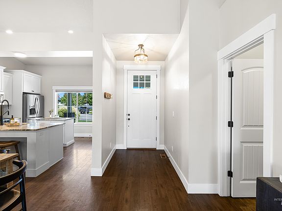 4th image of 1505 W Coastal Dr