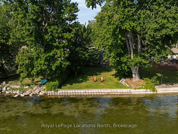 2nd image of 297 Beach Rd