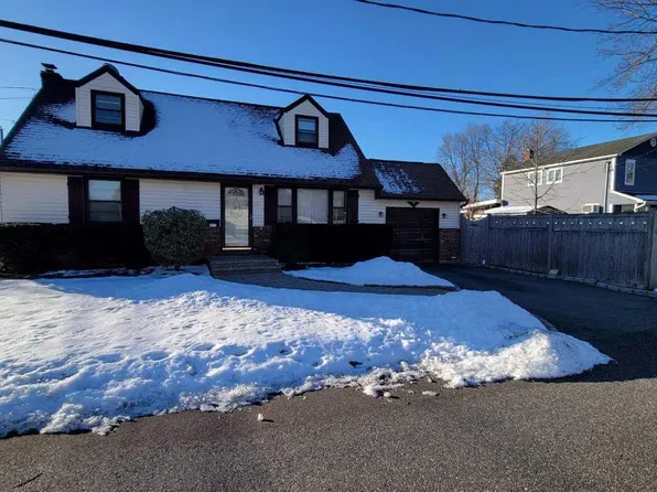 613 6th Street, East Northport, NY 11731