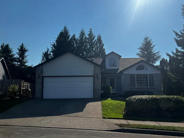 15016 Saint Andrews Dr, Oregon City, OR 97045