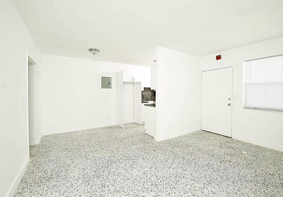 1st image of 5521 NE Miami Ct APT 7
