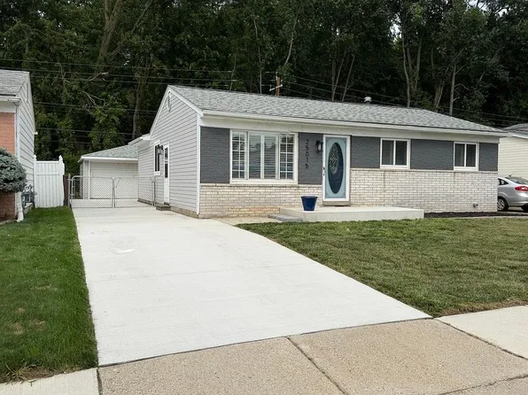 25015 Orchid St, Harrison Township, MI 48045