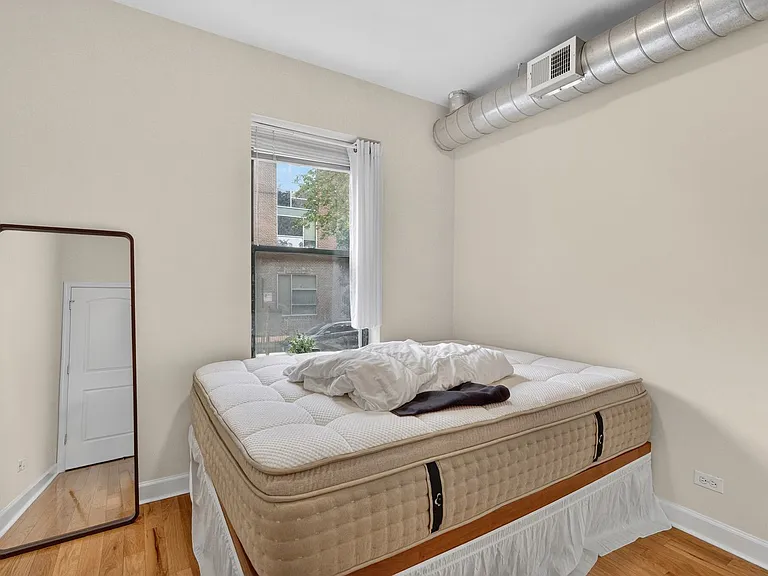 961 W Fletcher St #1 — Photo 24