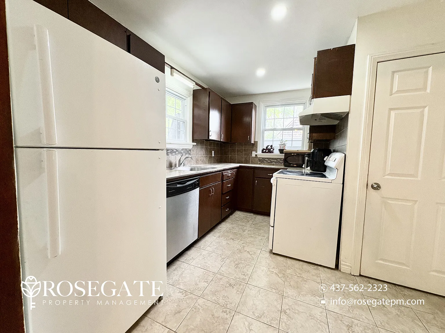 7181 Windsor Crescent Niagara Falls — Photo 3