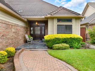 2124 Creekside Cir S, Irving, TX 75063