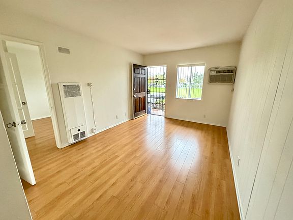 3rd image of 1344 N Whitnall Hwy #1