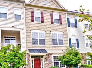 704 Redgate Ln, Woodbridge, VA 22191