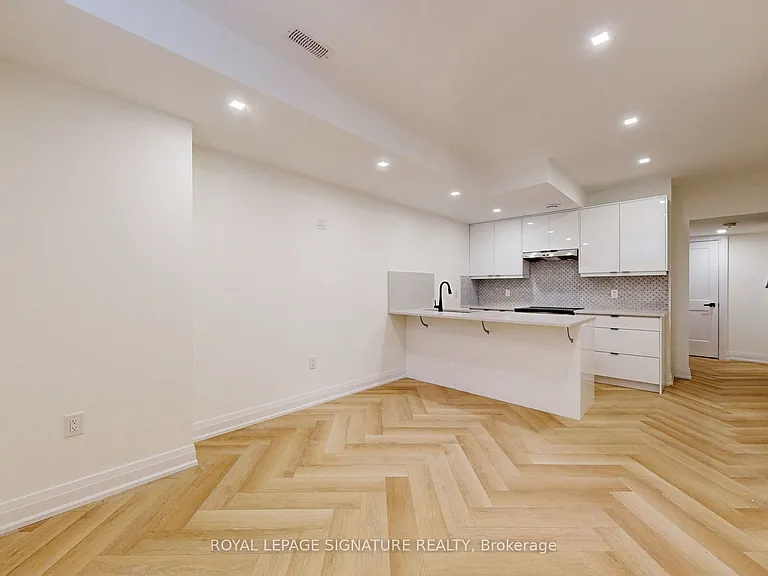 3028 William Cutmore Blvd #BASEMENT — Photo 11