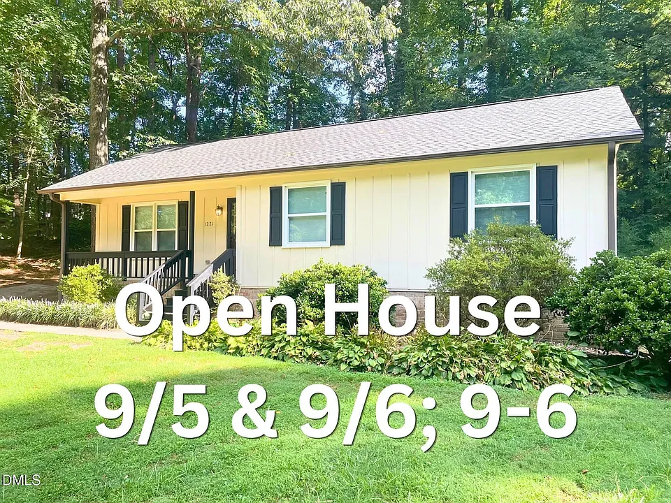 1221 Roundtree Ct