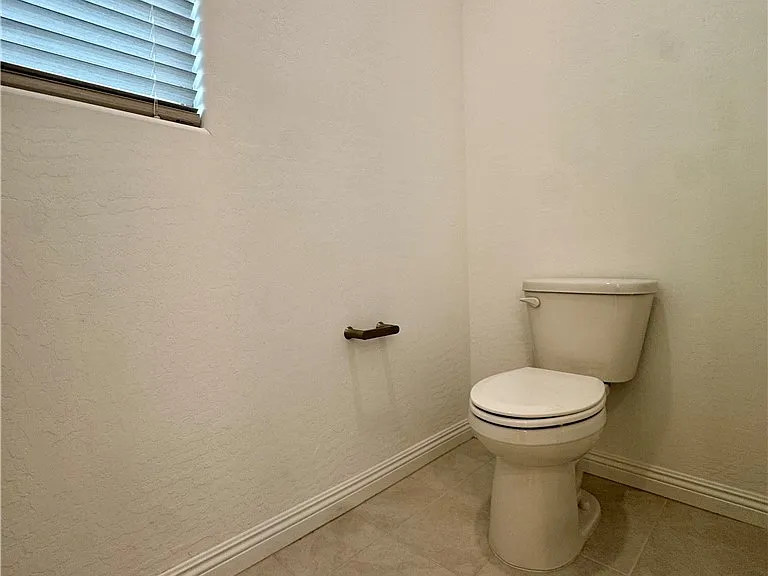 2239 Arrington Ave — Photo 25