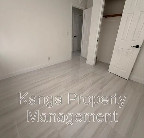968 W 9th St #B2 — Photo 14