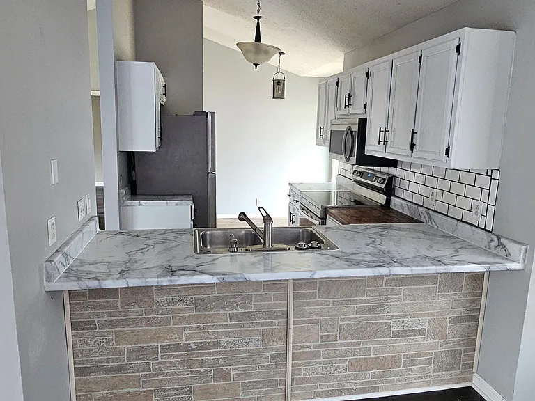 3010 Creekview Ln — Photo 7