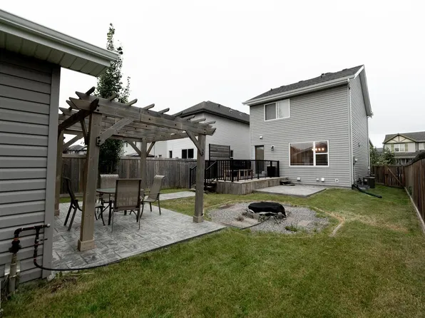 3613 12th St NW, Edmonton, AB T6T 0G1