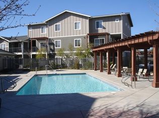 1818 Moore Blvd APT 219, Davis, CA 95618
