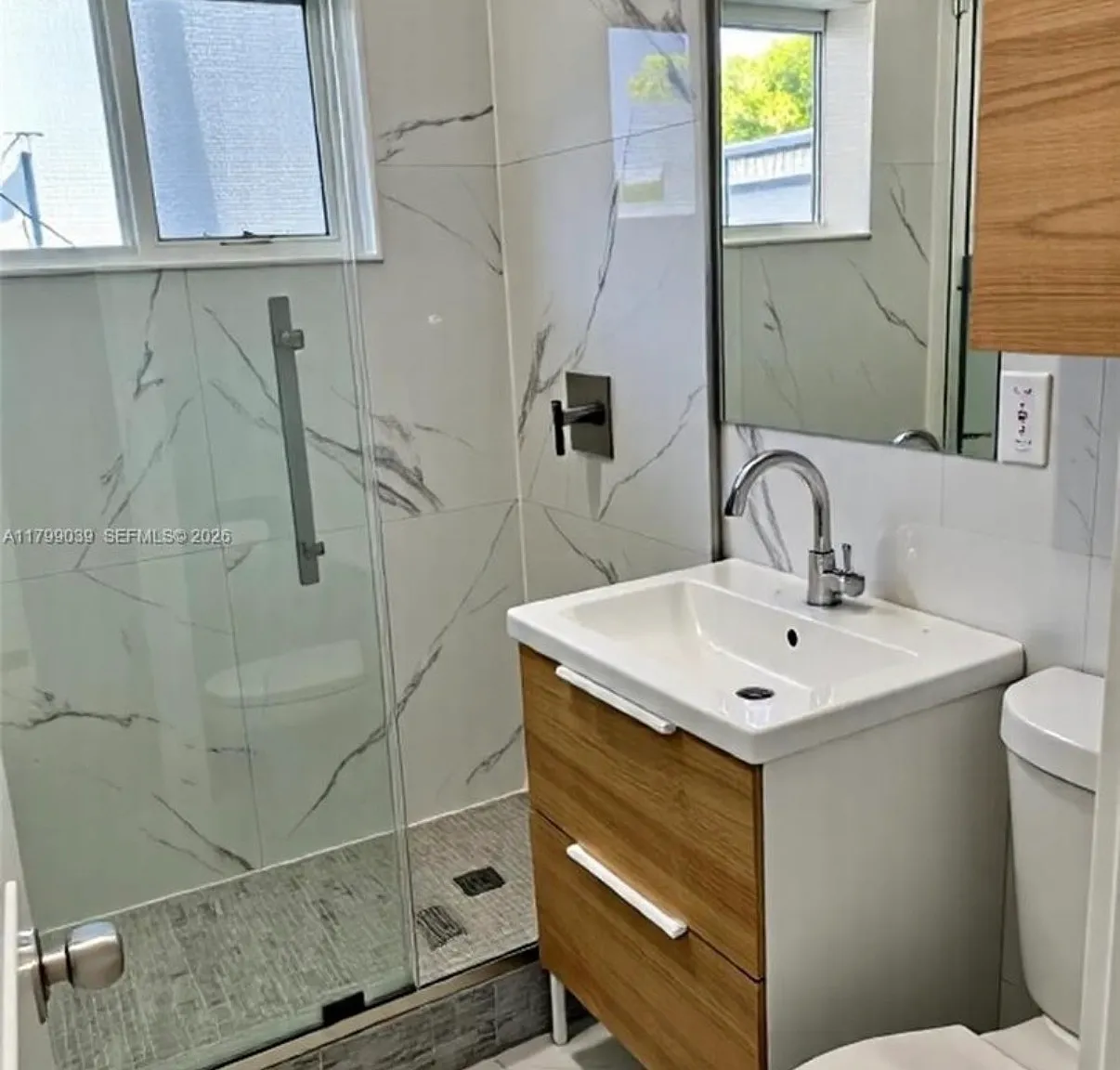 2 bed, 700 sqft, $2,500 — Photo 4