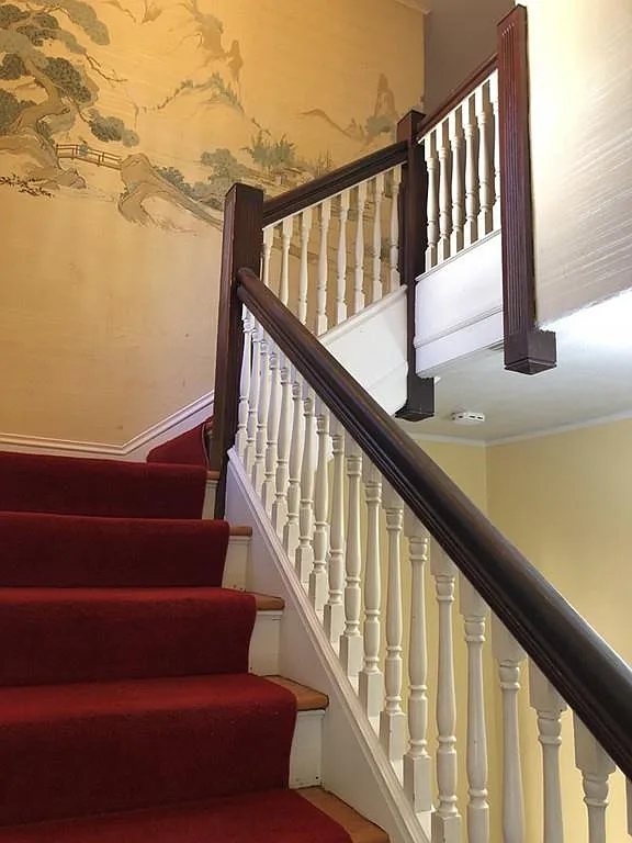 6 bed, 2.5 bath, 3000 sqft, $800 — Photo 2