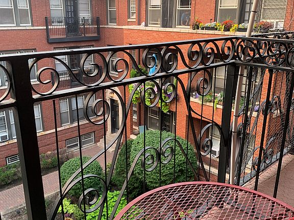 4th image of 4609 N Dover St APT 3W